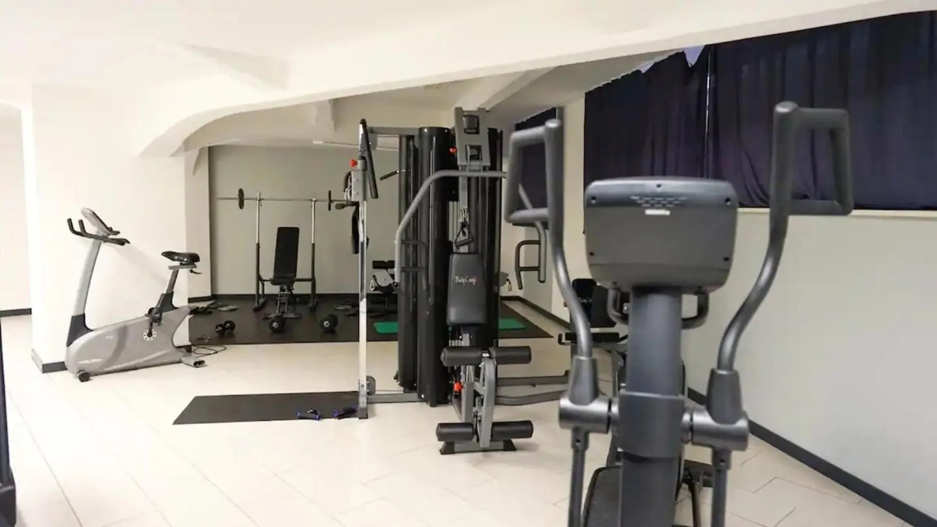 Ferienwohnung Uniklinik Zentral Kueche Fitnessraum Leipzig Apartment